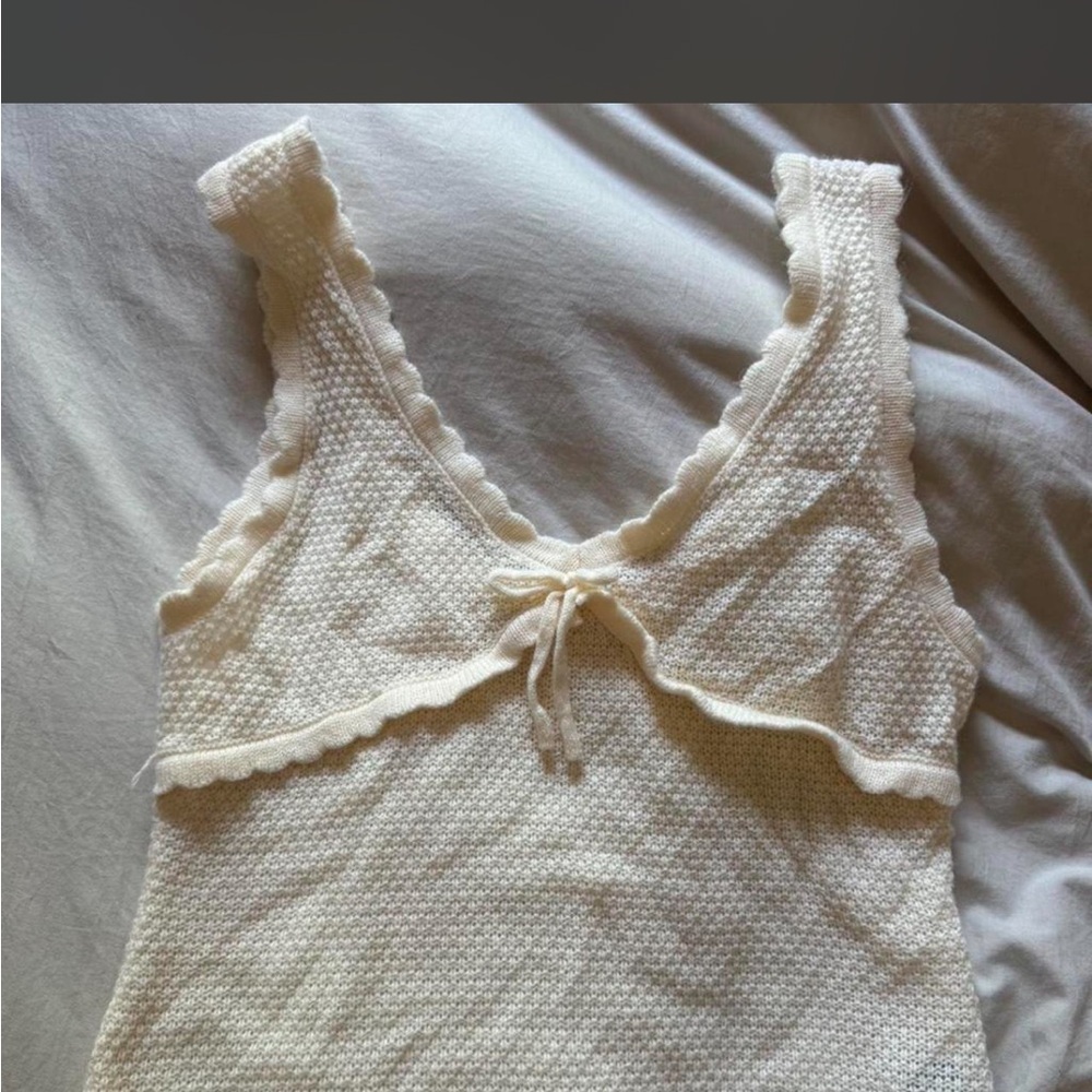 SHEIN Cream Knit Tank Top with Scallop Trim